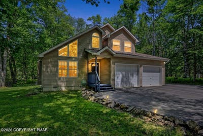 /international/us/125-cardinal-lane-pocono-lake-pa-110108691806/
