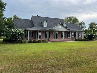 /international/us/131-lakeview-ct-adel-ga-110092857166/
