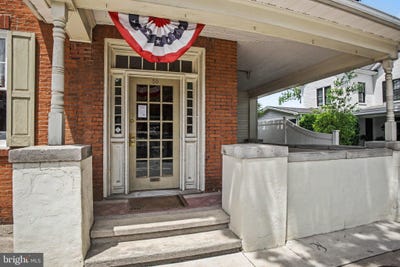 /international/us/50-s-broad-street-lititz-pa-110108958498/