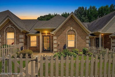 /international/us/6745-beaumont-circle-southaven-ms-110108498935/