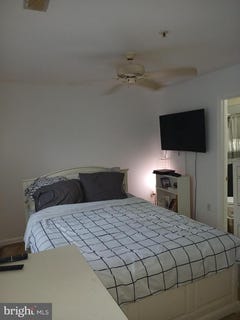 /international/us/6204-e-hil-mar-circle-district-heights-md-110100757579/