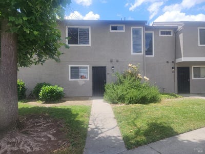 /international/us/1910-grande-circle-fairfield-ca-110108538462/