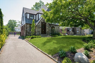 /international/us/84-allenwood-road-great-neck-ny-110108178561/