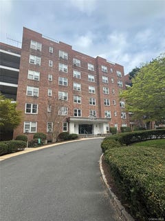 /international/us/1133-midland-avenue-yonkers-ny-110099109921/
