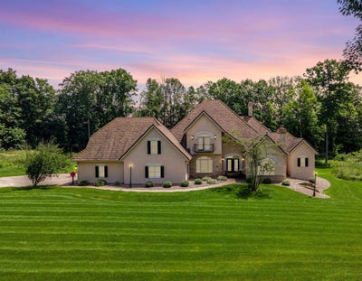 /international/us/3030-windfield-drive-neenah-wi-110100619642/