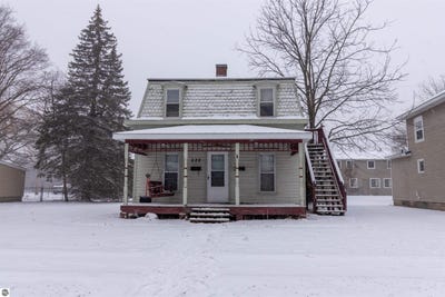 /international/us/628-oak-mt-pleasant-mi-110104968397/