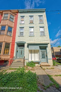 /international/us/157-1st-street-troy-ny-110100466979/