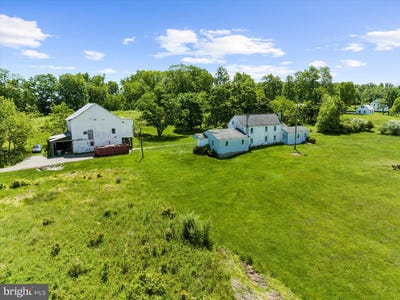 /international/us/2138-hill-road-perkiomenville-pa-110099640742/