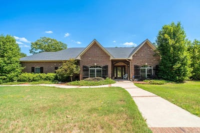 /international/us/320-quail-creek-road-hot-springs-ar-110110371993/