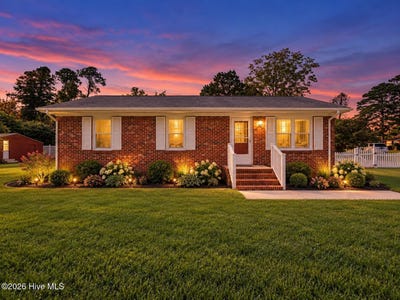 /international/us/235-tom-mann-road-newport-nc-110120646932/