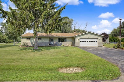 /international/us/7676-southmoor-drive-monroe-mi-110119611153/