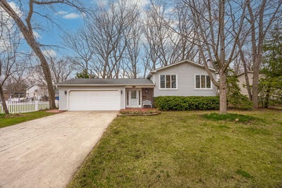 /international/us/8000-oakview-lane-woodridge-il-110106952530/