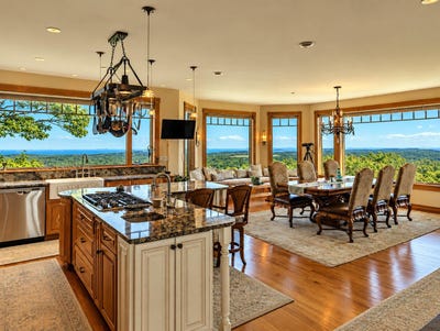 /international/us/251-mount-pleasant-street-rockport-me-110108914434/