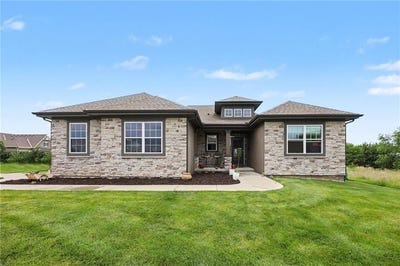 /international/us/19601-w-210th-street-spring-hill-ks-110108385969/