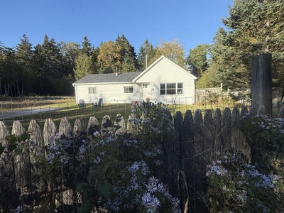 /international/us/1030-sunshine-road-deer-isle-me-110120554424/