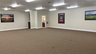 /international/us/833-mistletoe-lane-redding-ca-110105851785/