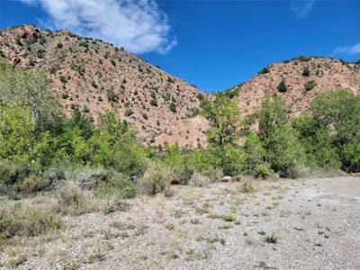 /international/us/santa-cruz-dam-chimayo-nm-110110144929/