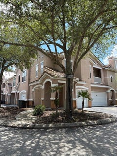 /international/us/10526-villa-view-circle-tampa-fl-110108414422/