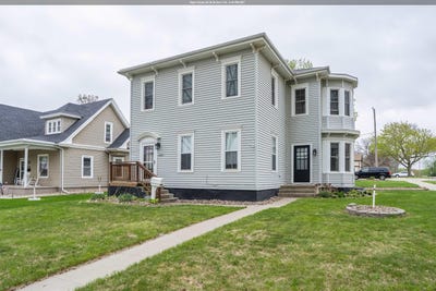 /international/us/334-3rd-ave-se-lemars-ia-110107540573/