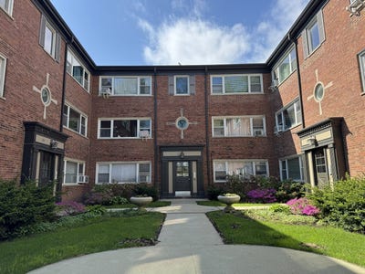 /international/us/1316-central-street-evanston-il-110107732348/