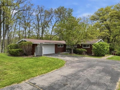 /international/us/8645-fieldcrest-drive-green-oak-twp-mi-110108060171/