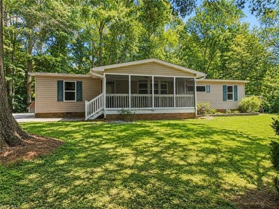 /international/us/155-trinity-drive-king-nc-110109619935/