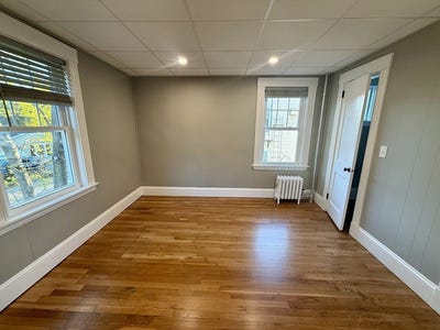 /international/us/198-e-central-st-franklin-ma-110107687308/