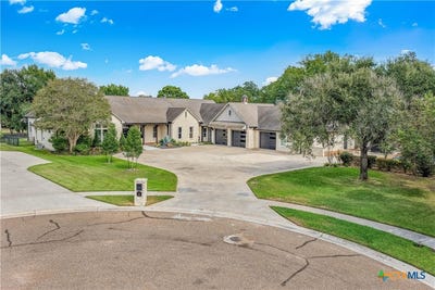 /international/us/410-iron-gate-victoria-tx-110110375320/