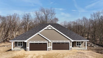 /international/us/unit-8-deer-hollow-court-deforest-wi-110106539582/