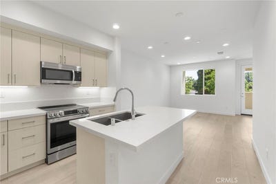 /international/us/22-e-sunset-street-long-beach-ca-110098959451/