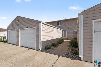 /international/us/1811-s-sertoma-ave-sioux-falls-sd-110108688872/