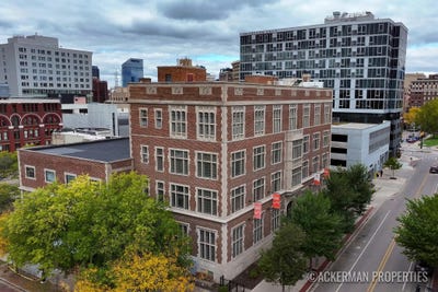 /international/us/25-sheldon-avenue-se-grand-rapids-mi-110104031254/