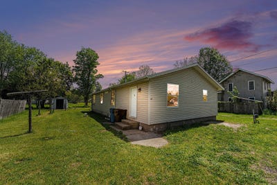 /international/us/50-n-pine-street-breedsville-mi-110099586908/