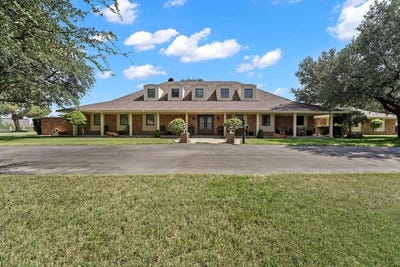 /international/us/2211-oaklawn-dr-kermit-tx-110107319476/