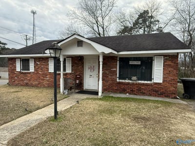 /international/us/1601-forrest-avenue-gadsden-al-110106677741/