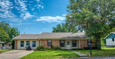 /international/us/914-s-avenue-n-clifton-tx-110101126042/
