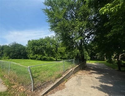 /international/us/2239-n-erie-avenue-e-tulsa-ok-110108586478/