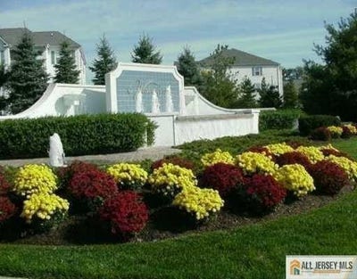 /international/us/121-waterford-drive-edison-nj-110103186812/
