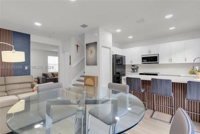 /international/us/11127-w-32nd-ln-hialeah-fl-110120020645/