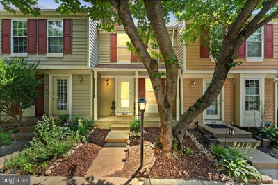 /international/us/1941-sagewood-lane-reston-va-110100982446/
