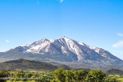 /international/us/51-county-road-165-carbondale-co-110108235634/