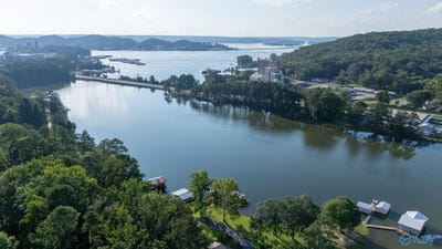 /international/us/4125-hideaway-drive-guntersville-al-110100964602/