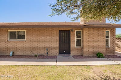 /international/us/2015-e-southern-avenue-tempe-az-110100374894/