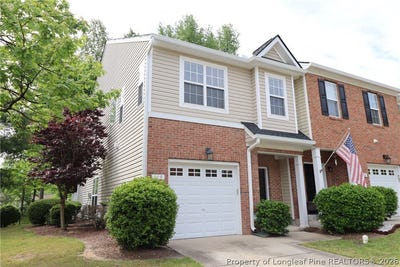 /international/us/110-fanwood-court-apex-nc-110107823083/