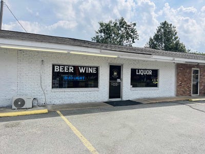 /international/us/clarendon-ar-110096577037/