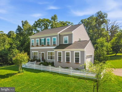 /international/us/18184-presidio-place-round-hill-va-110108378999/