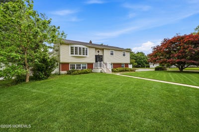 /international/us/176-belmar-avenue-oakhurst-nj-110108659094/