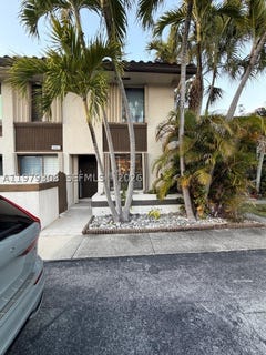/international/us/2661-ne-164th-st-north-miami-beach-fl-110106260945/