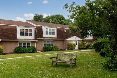 /international/us/9-pleasant-park-avenue-hyannis-ma-110108821332/