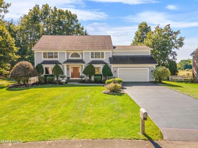/international/us/3079-new-williamsburg-drive-schenectady-ny-110110376162/